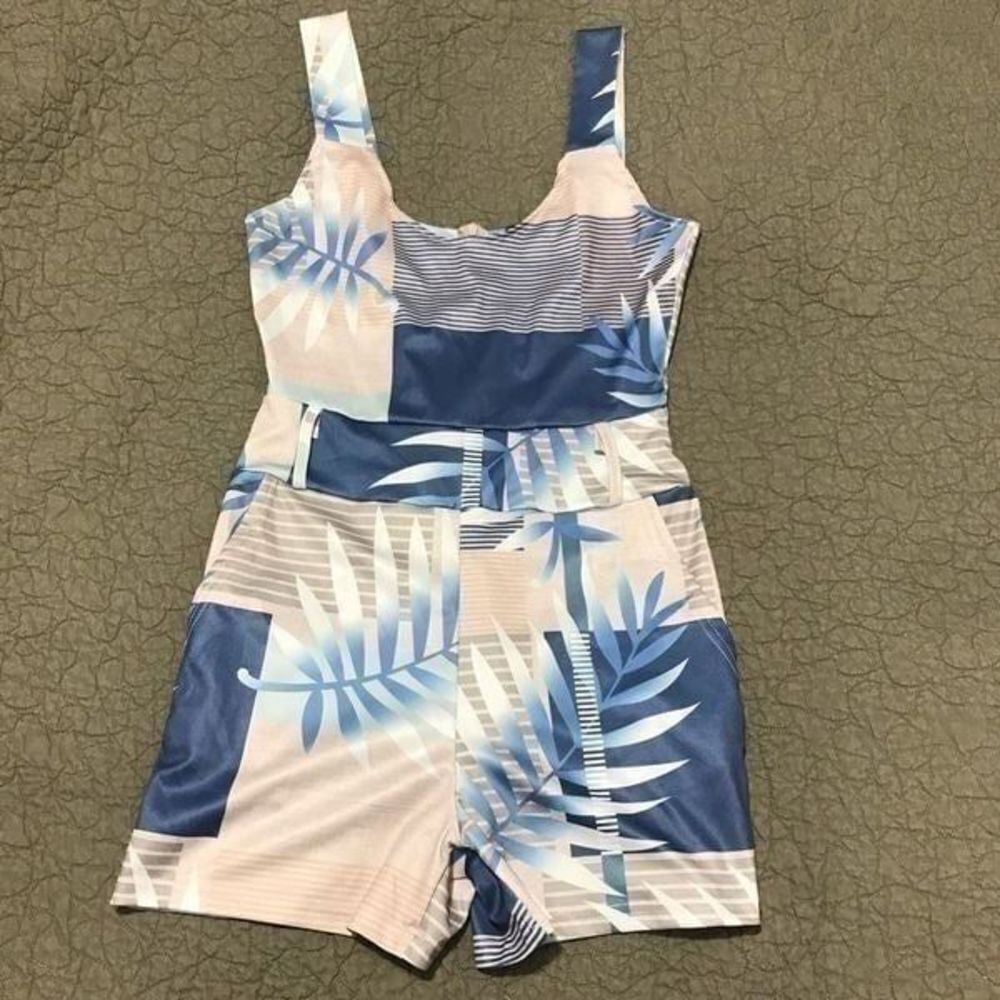 Romper  Chic boutique rose CBR￼ size S….S26